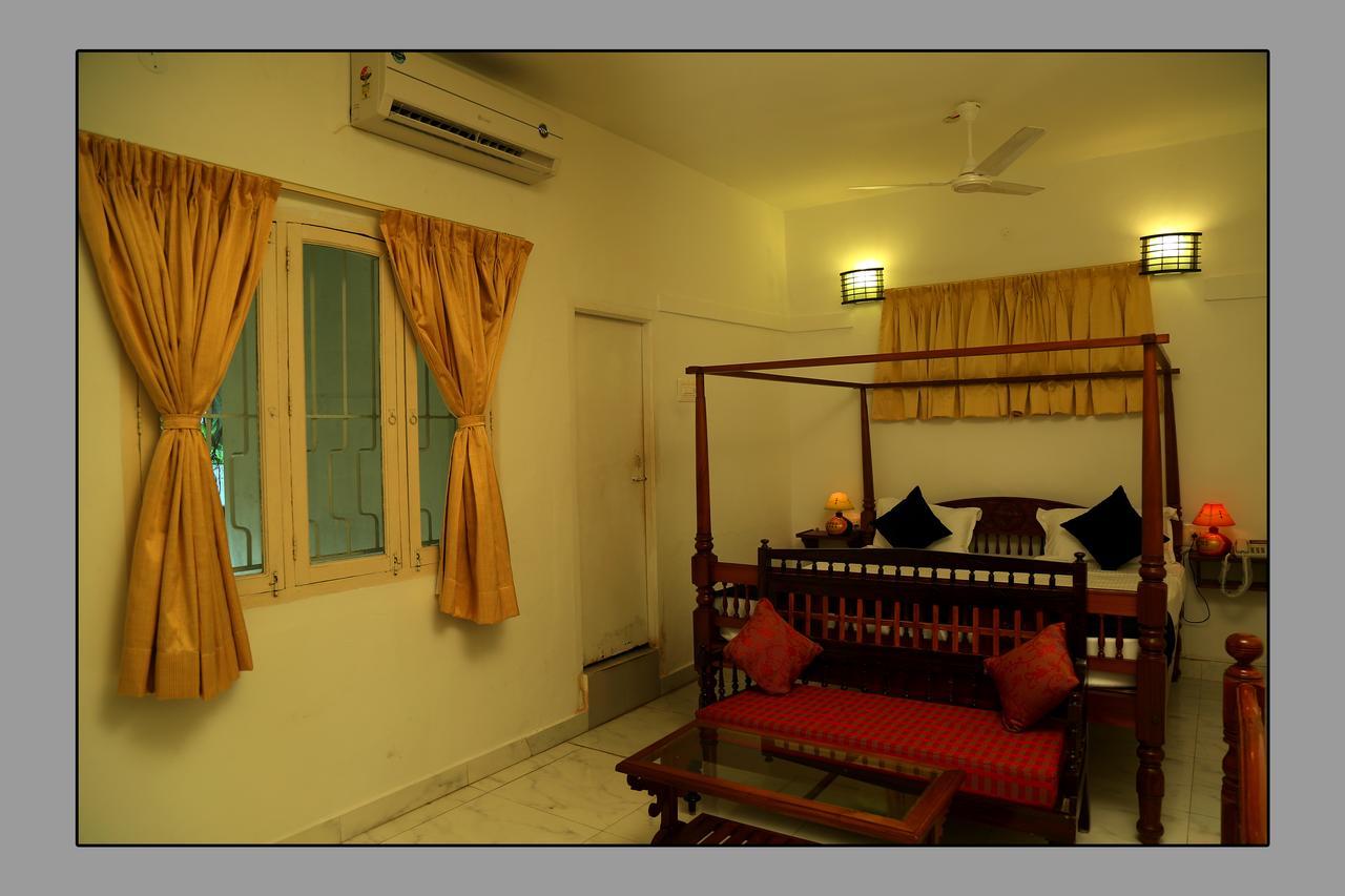Le Capucin Hotel ปอนดิเชอรี ภายนอก รูปภาพ