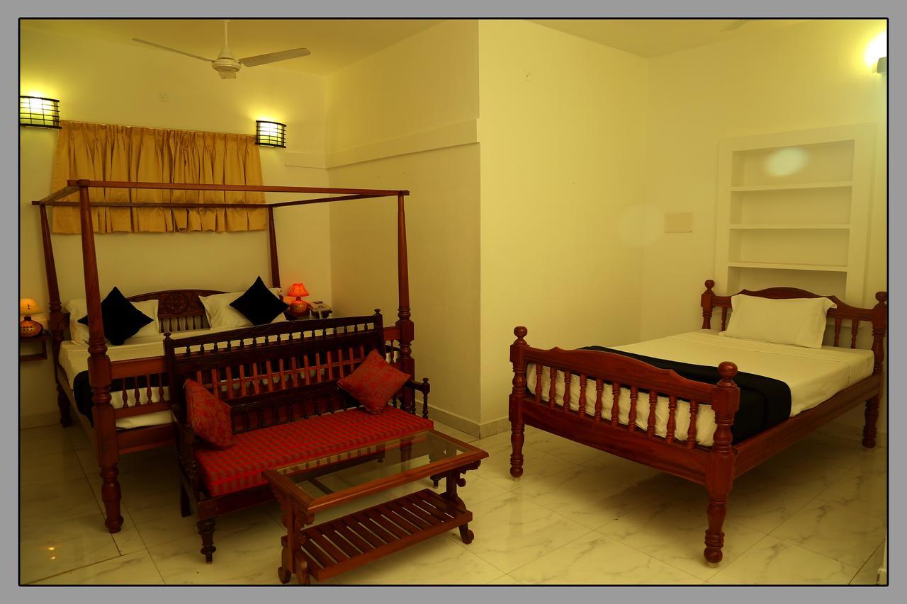 Le Capucin Hotel ปอนดิเชอรี ภายนอก รูปภาพ